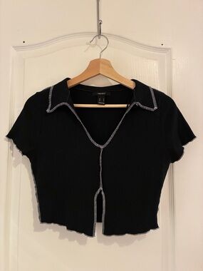 Forever 21 Black Ribbed Short-Sleeve Crop Top with White Contrast Trim